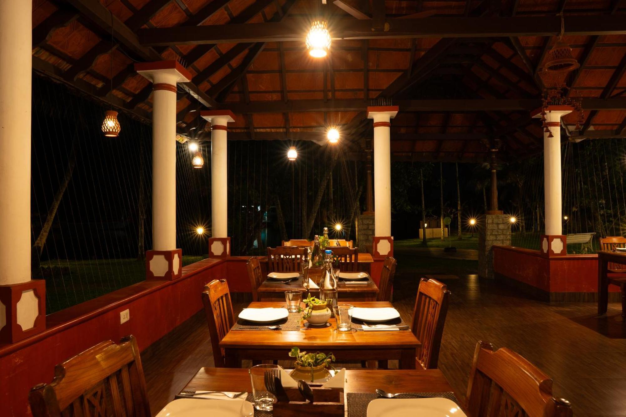 Palmgrove Lake Resort Alappuzha Zewnętrze zdjęcie